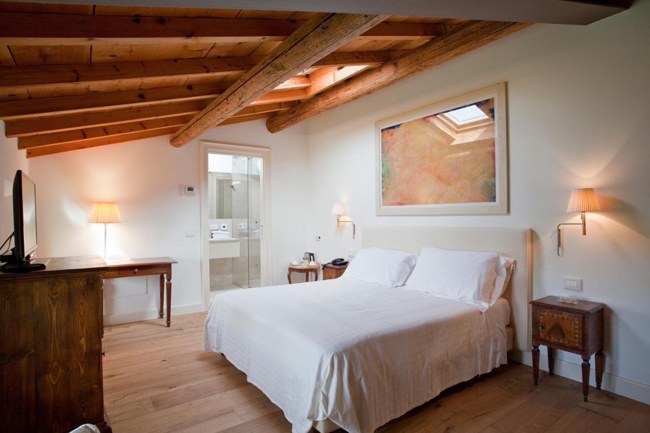 Relais Corte Guastalla Apartments Sona Exterior foto