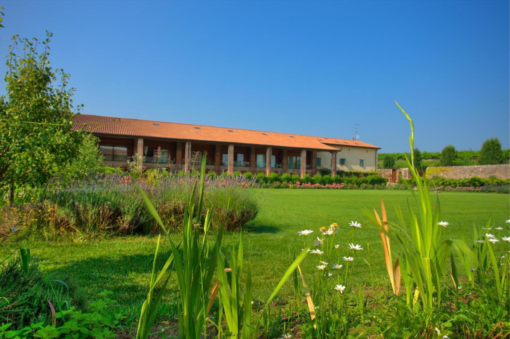 Relais Corte Guastalla Apartments Sona Exterior foto