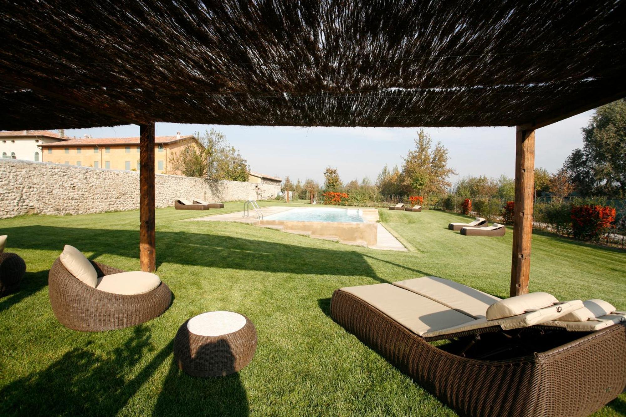 Relais Corte Guastalla Apartments Sona Exterior foto