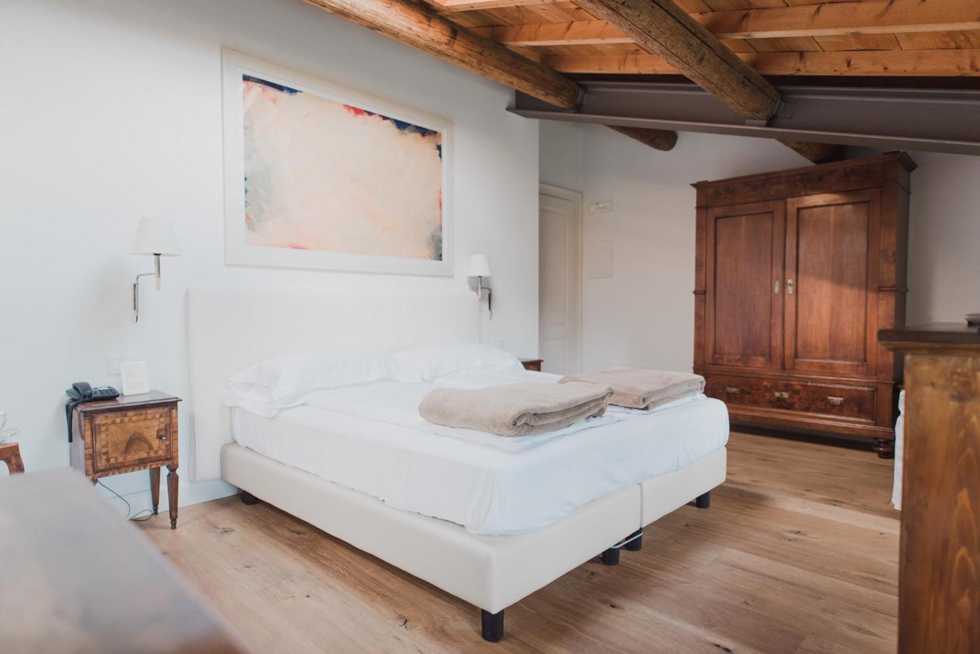Relais Corte Guastalla Apartments Sona Exterior foto